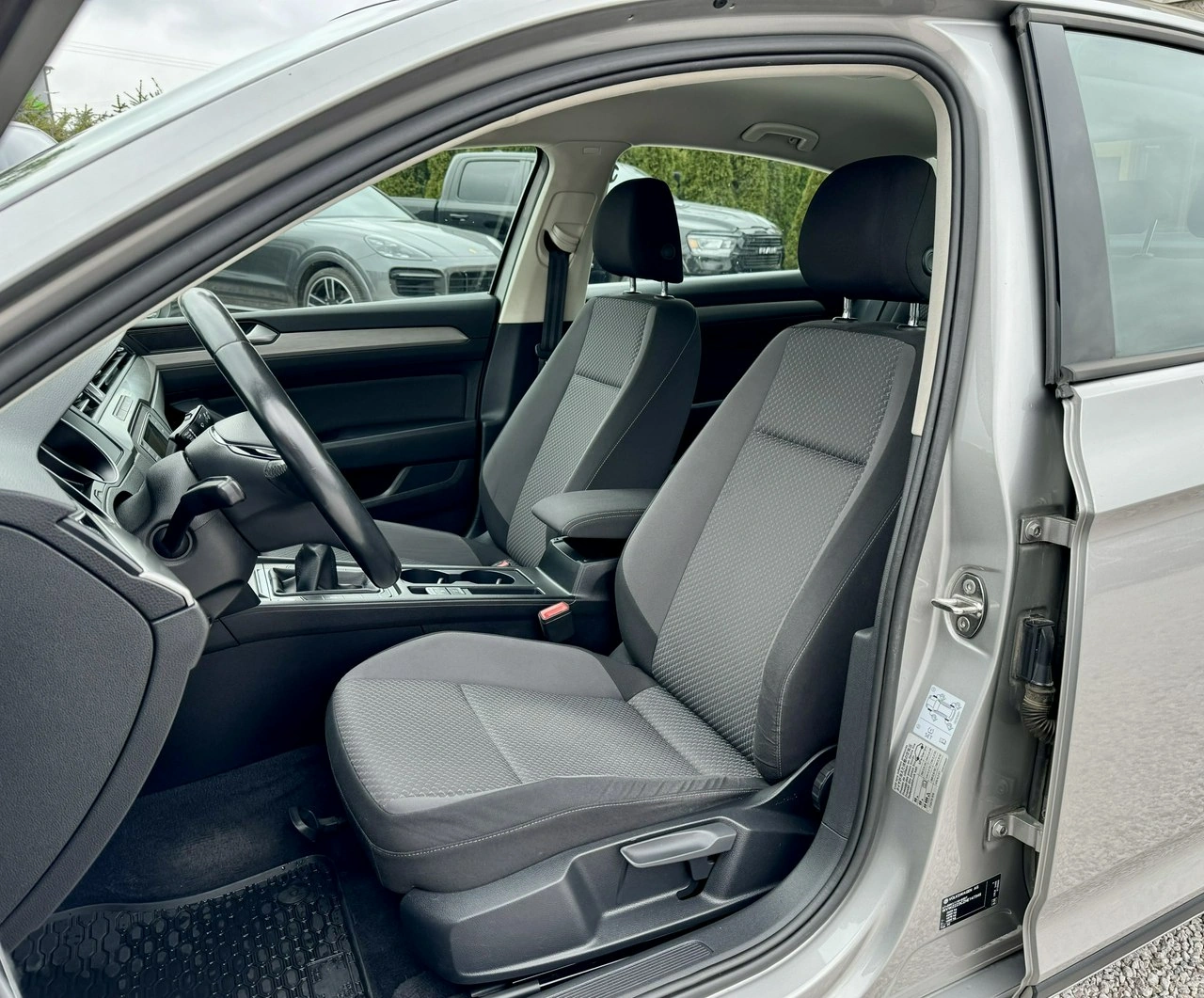 Volkswagen Passat - Zdjęcie 18