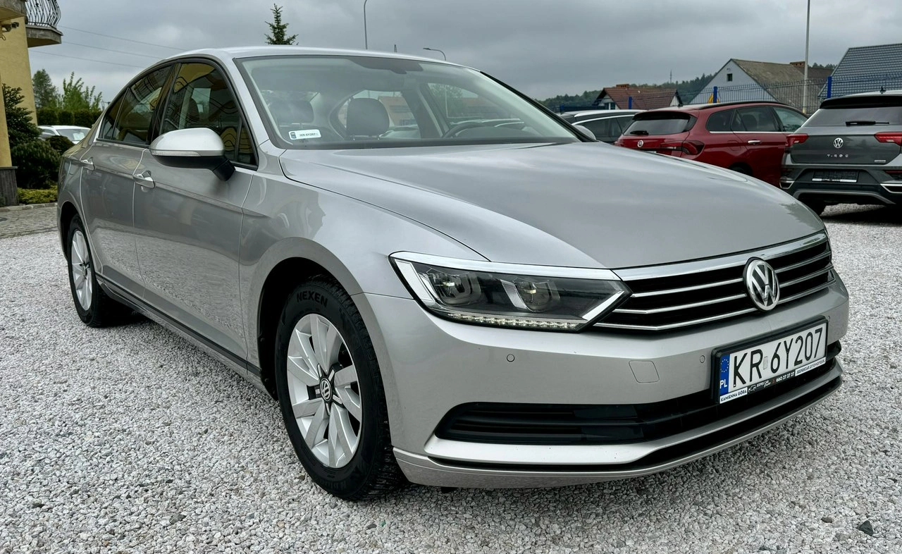 Volkswagen Passat - Zdjęcie 1
