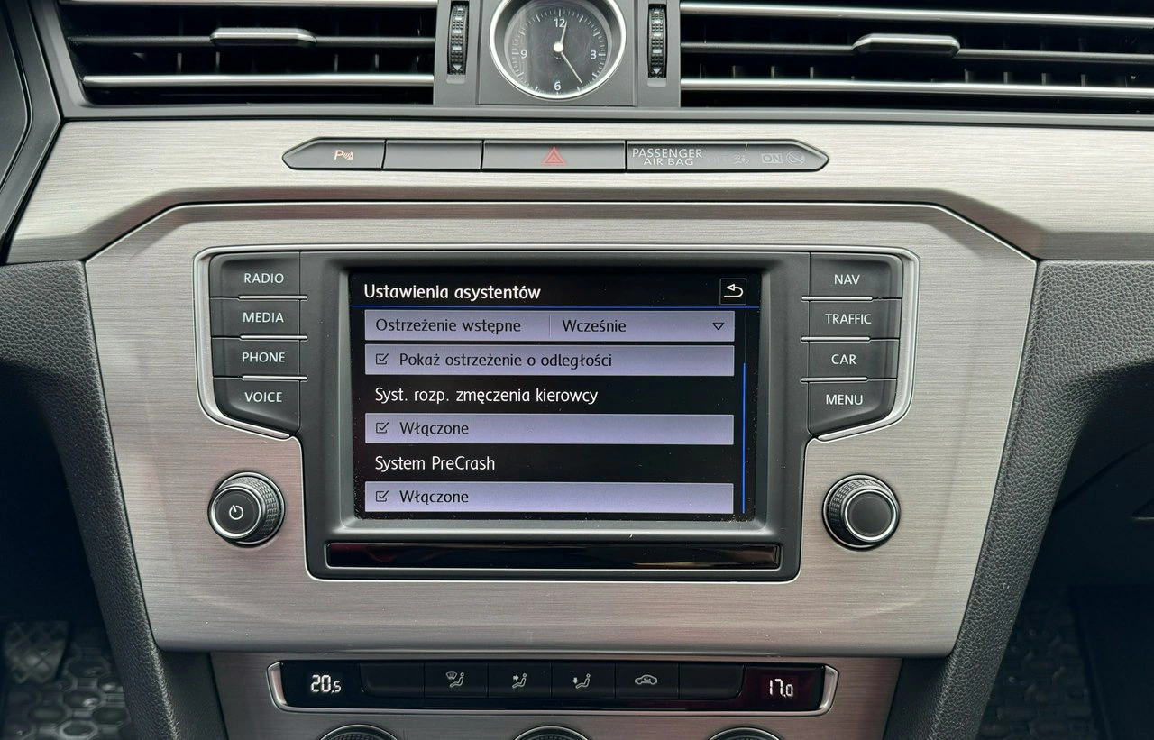 Volkswagen Passat - Zdjęcie 30