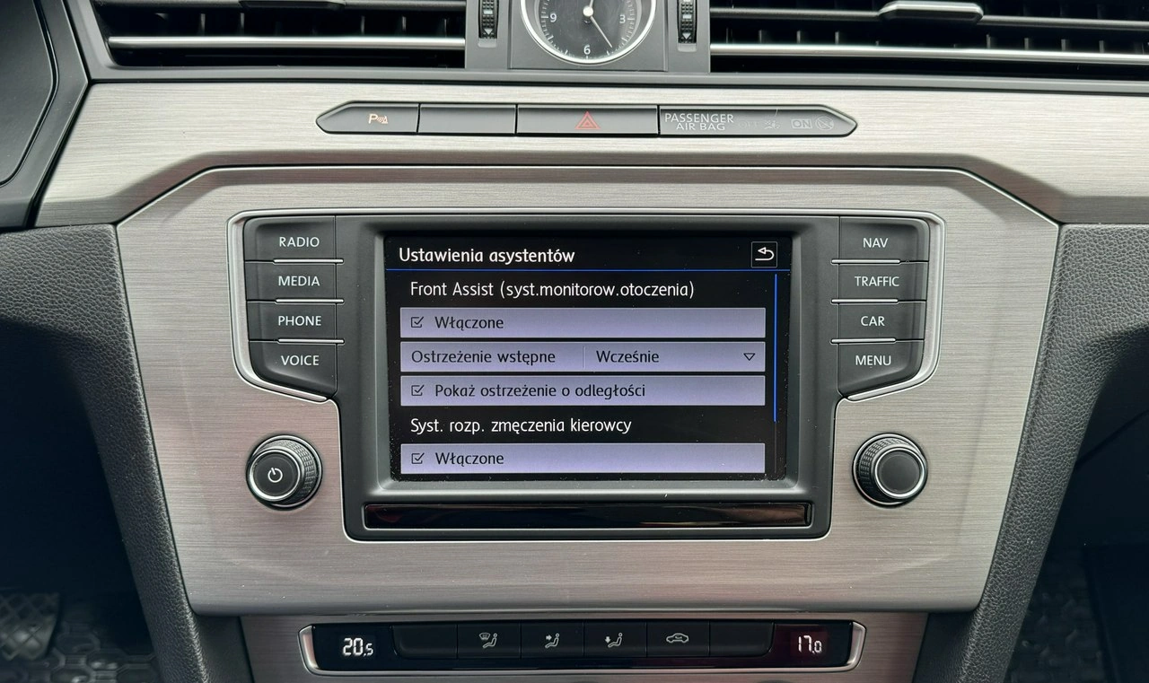 Volkswagen Passat - Zdjęcie 31