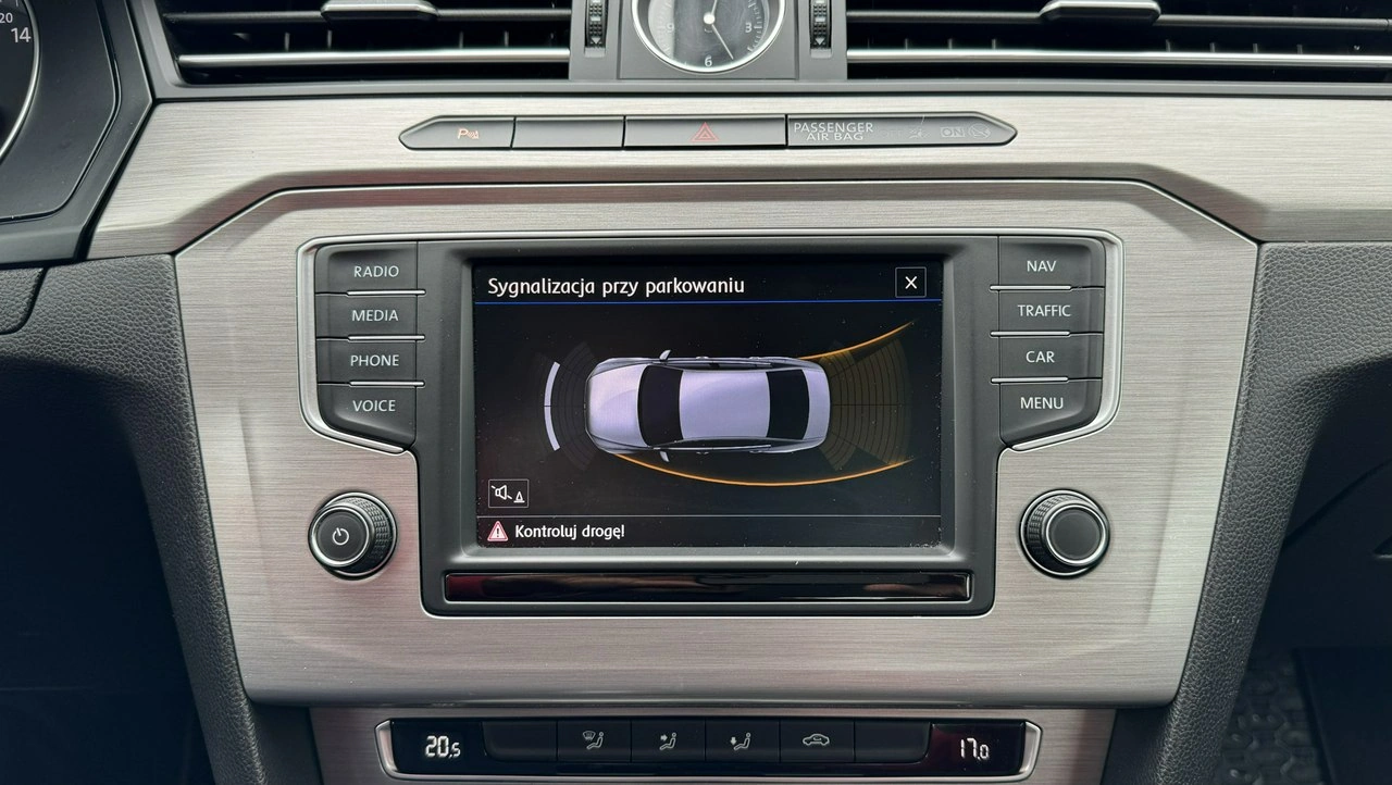 Volkswagen Passat - Zdjęcie 32