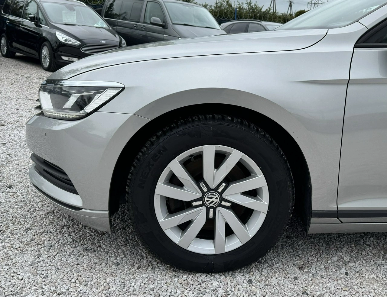 Volkswagen Passat - Zdjęcie 35