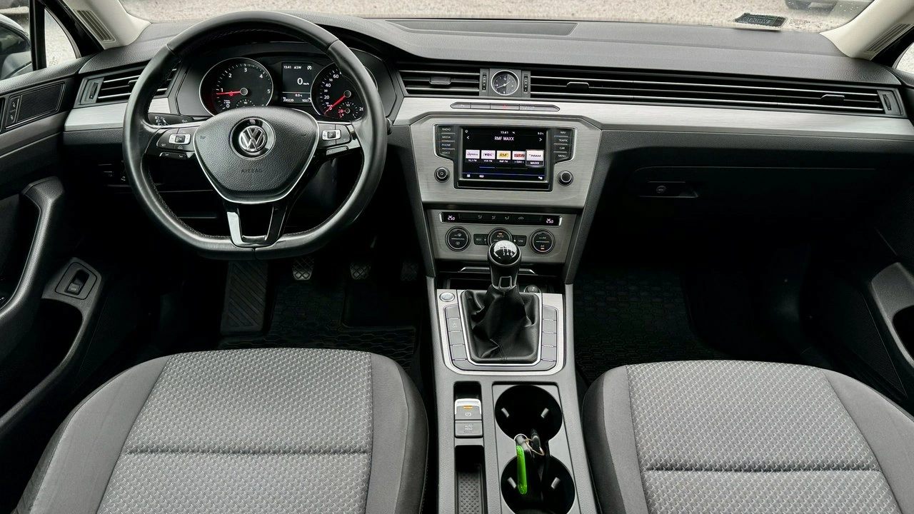 Volkswagen Passat - Zdjęcie 10