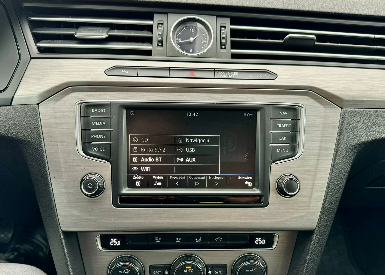 Volkswagen Passat - Zdjęcie 29