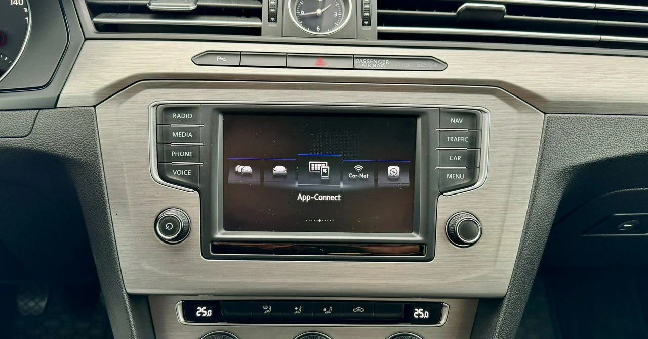 Volkswagen Passat - Zdjęcie 32