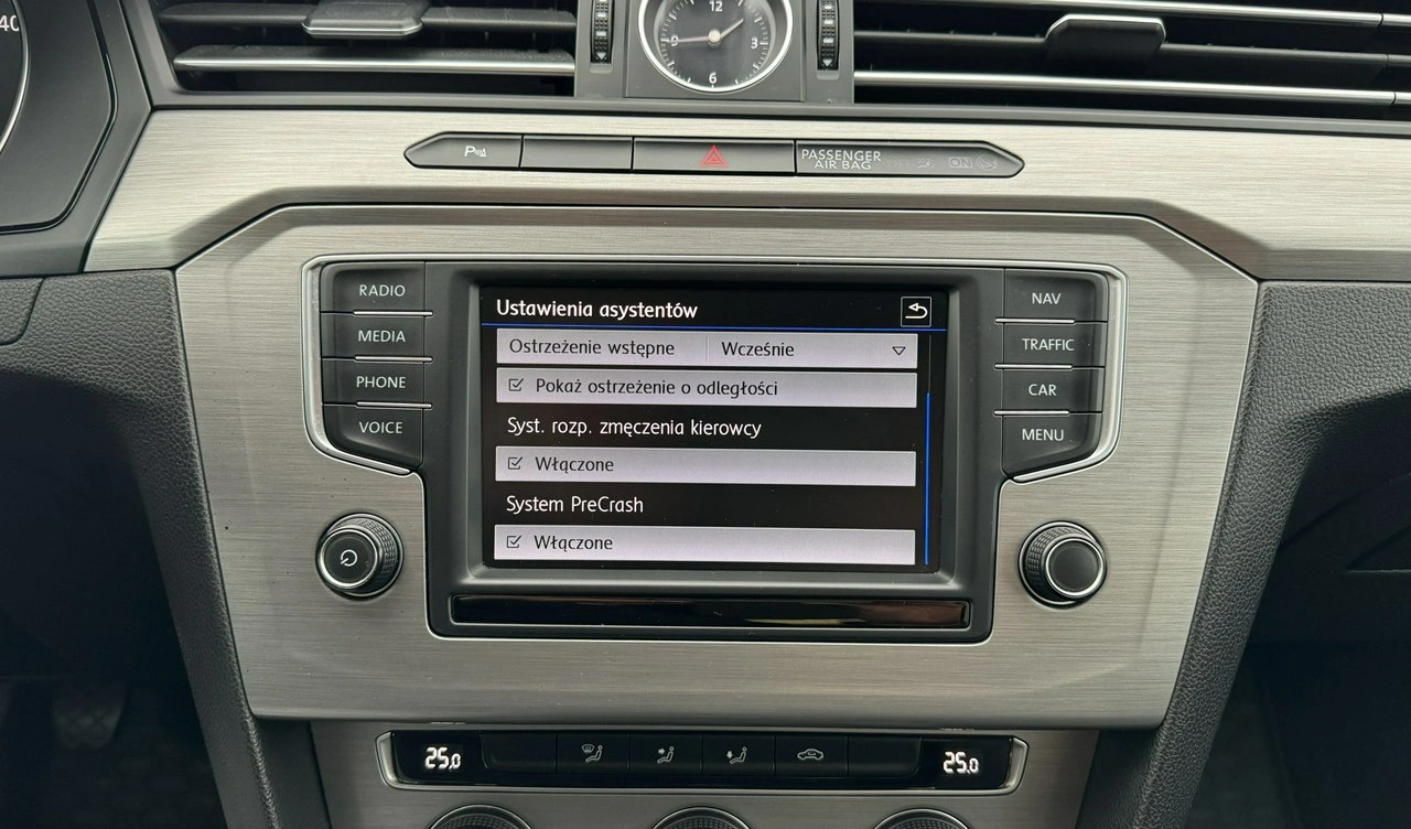 Volkswagen Passat - Zdjęcie 34