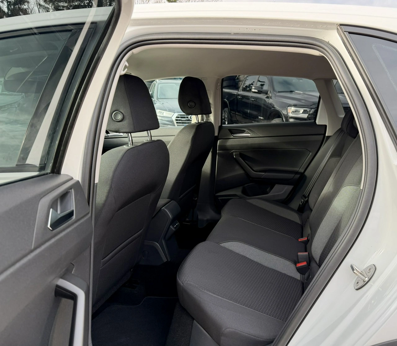 Volkswagen Taigo - Zdjęcie 9