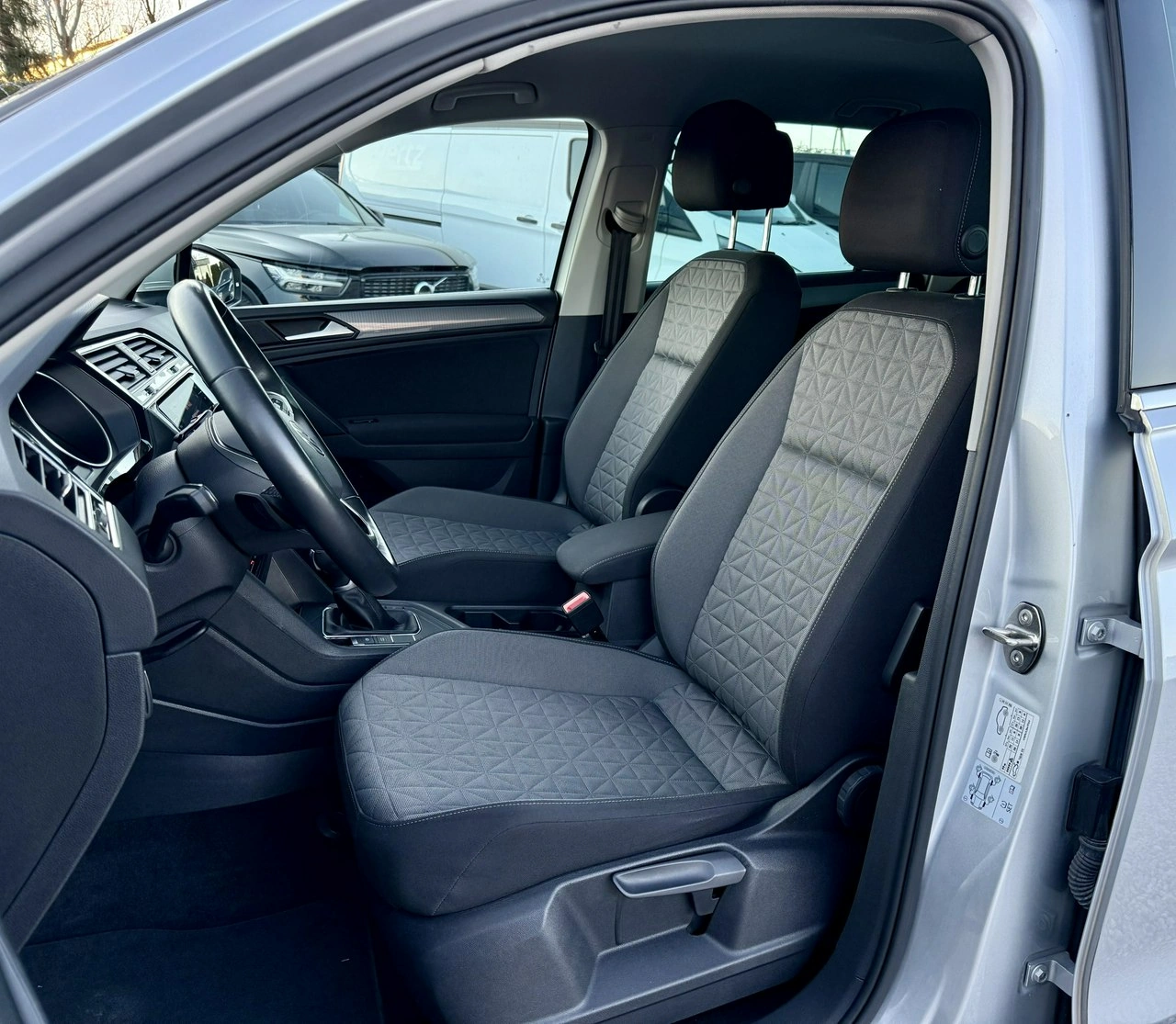 Volkswagen Tiguan - Zdjęcie 13