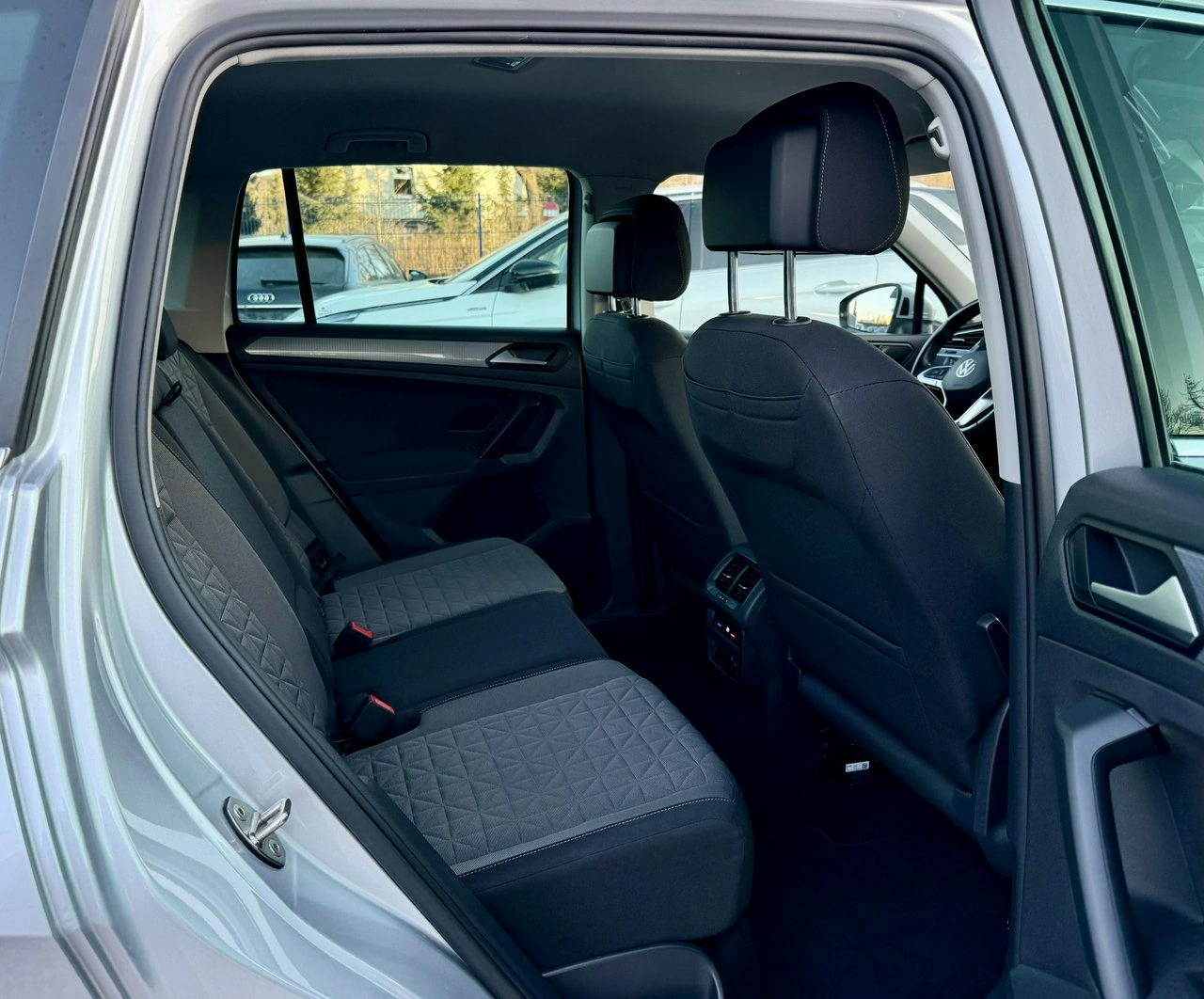 Volkswagen Tiguan - Zdjęcie 10