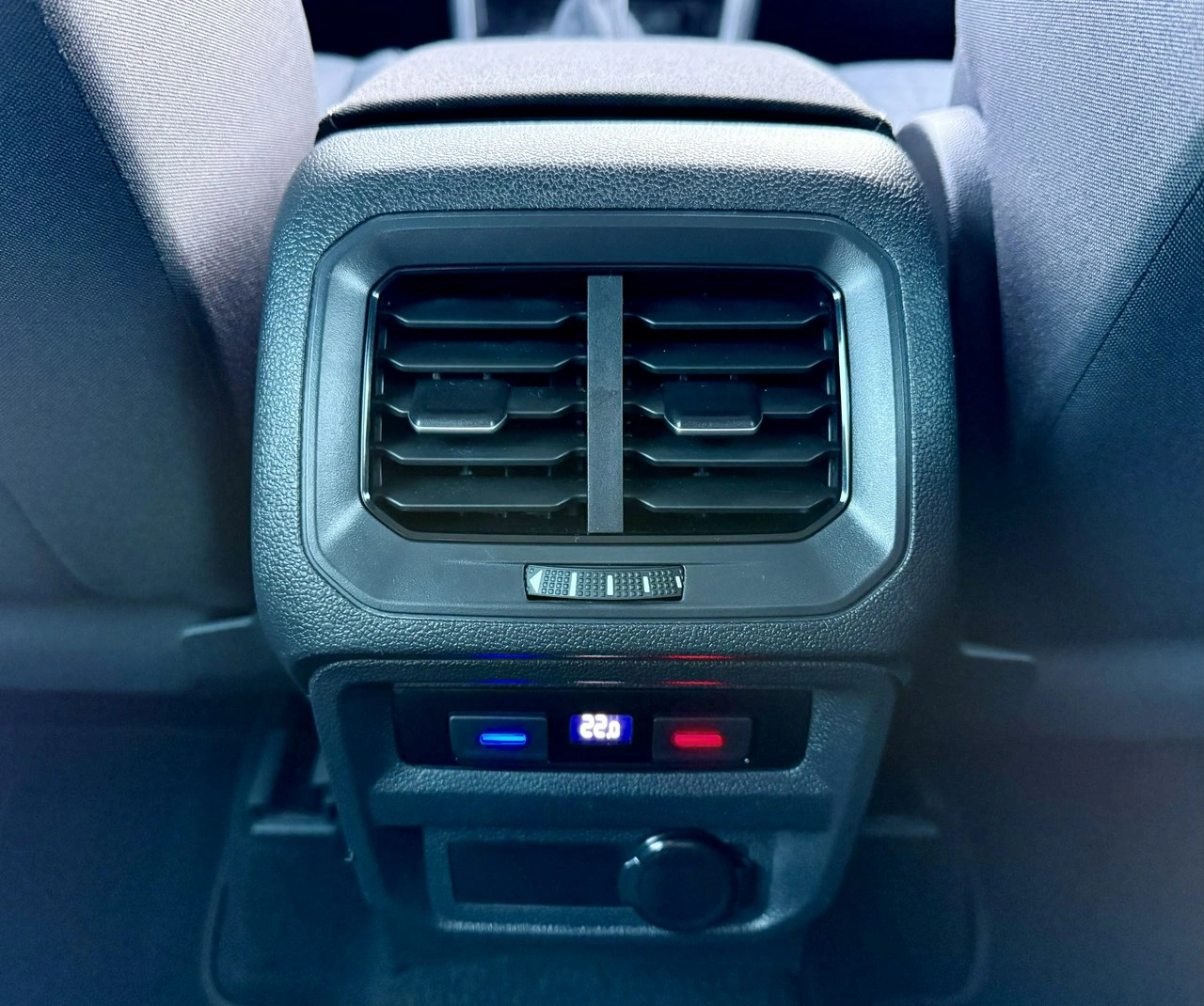 Volkswagen Tiguan - Zdjęcie 40