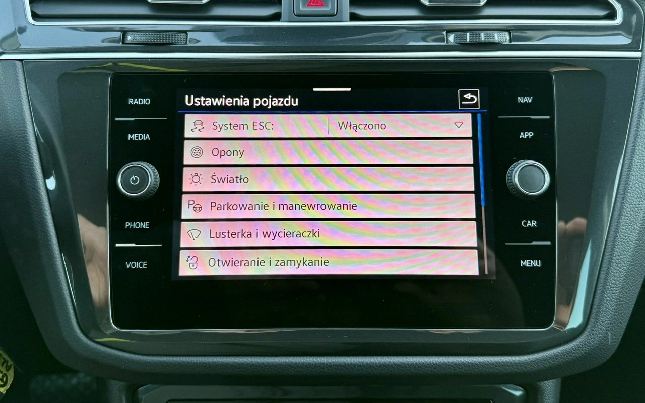 Volkswagen Tiguan - Zdjęcie 23