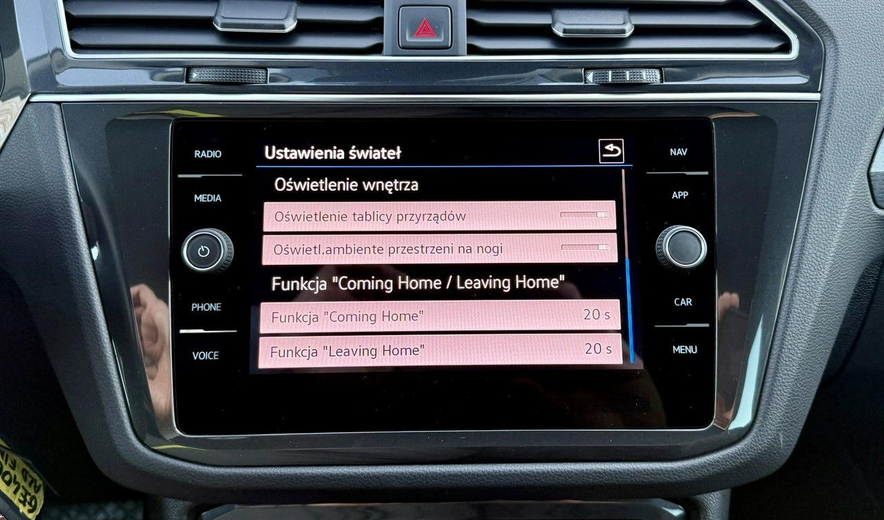 Volkswagen Tiguan - Zdjęcie 25