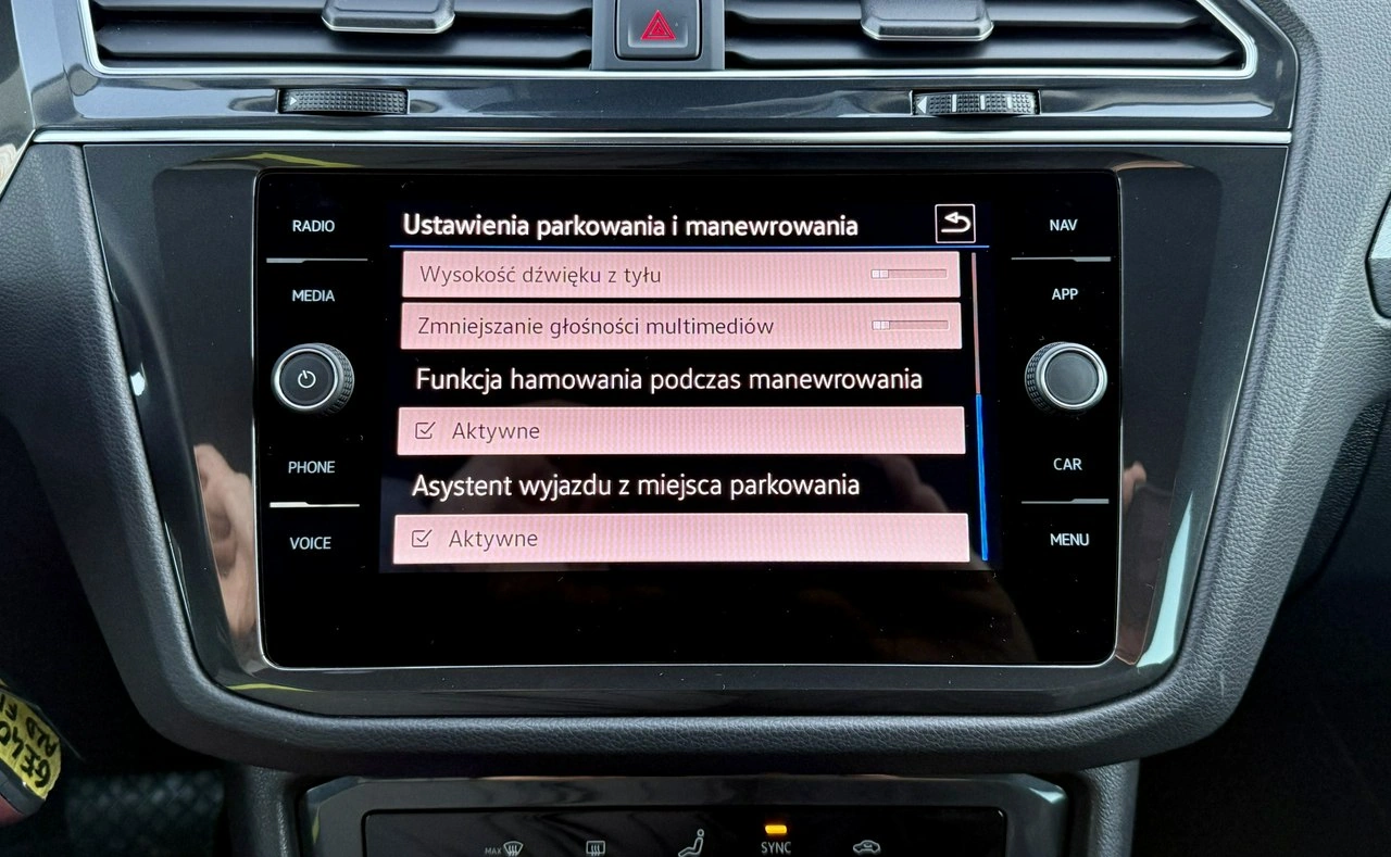 Volkswagen Tiguan - Zdjęcie 26