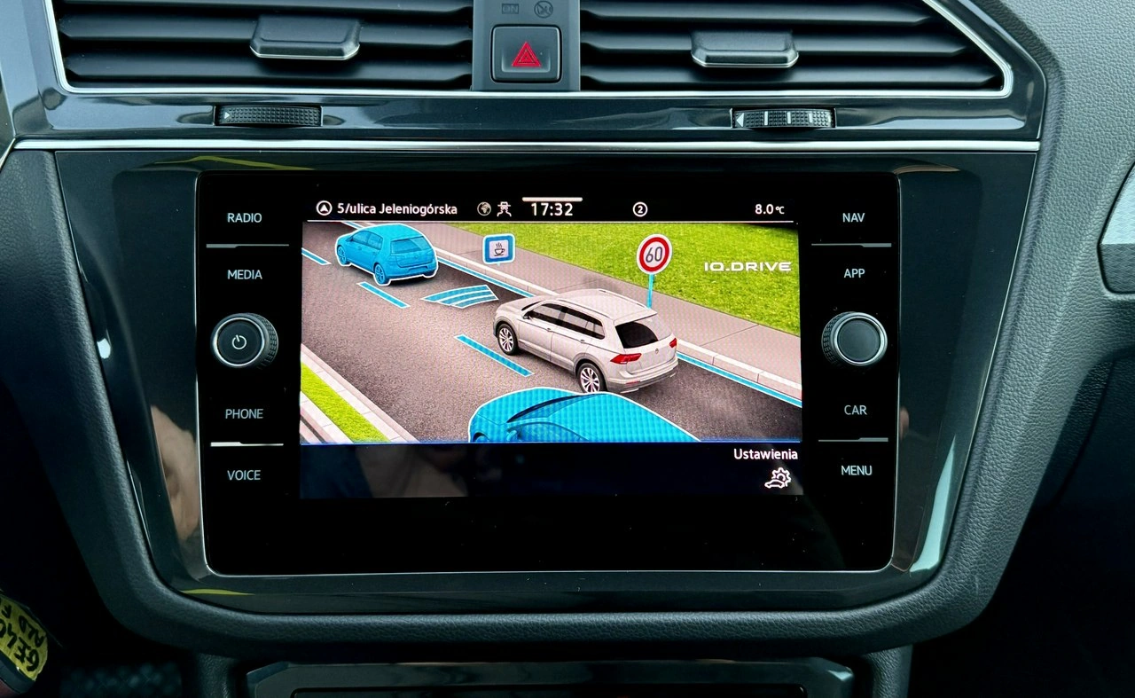 Volkswagen Tiguan - Zdjęcie 30