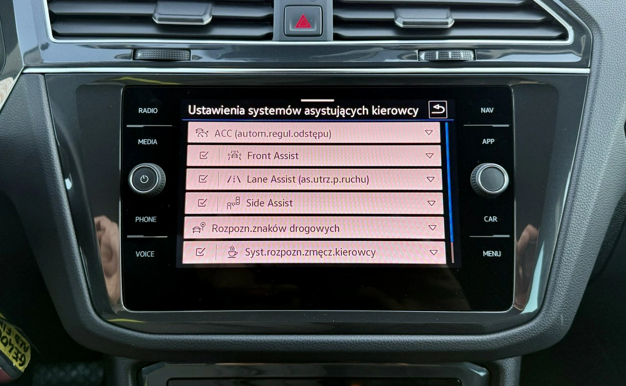 Volkswagen Tiguan - Zdjęcie 33