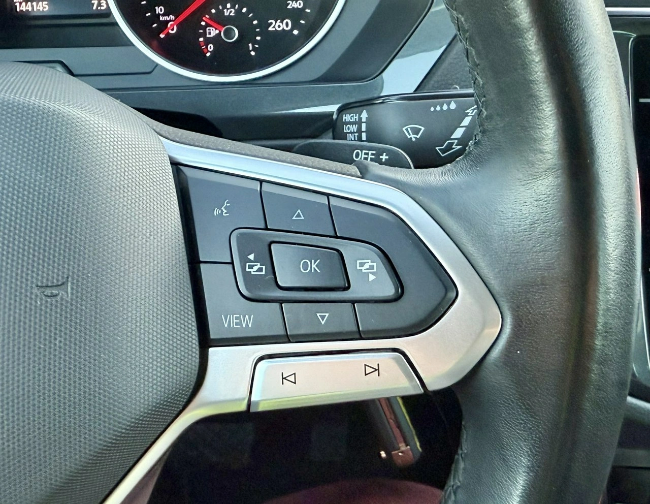 Volkswagen Tiguan - Zdjęcie 35