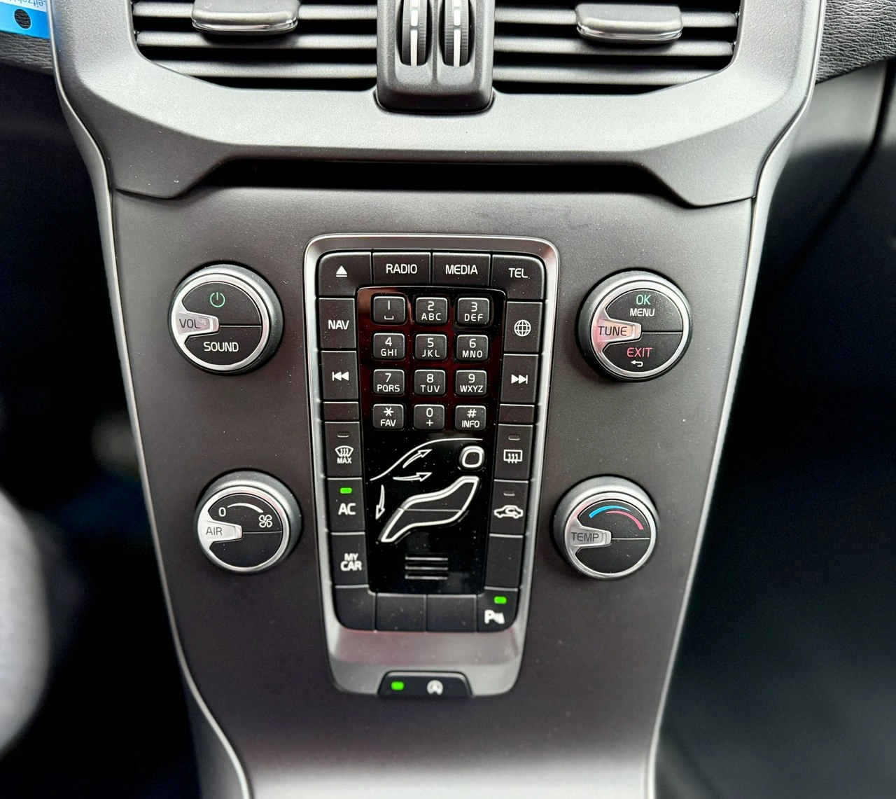 Volvo V40 Cross Country - Zdjęcie 25