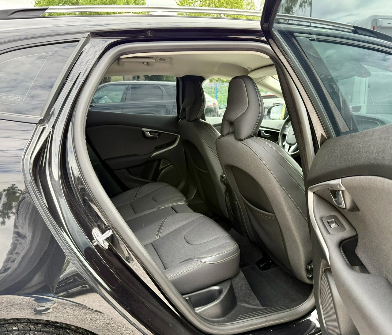 Volvo V40 Cross Country - Zdjęcie 11