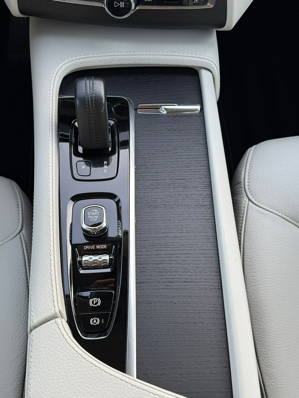 Volvo XC 90 - Zdjęcie 18