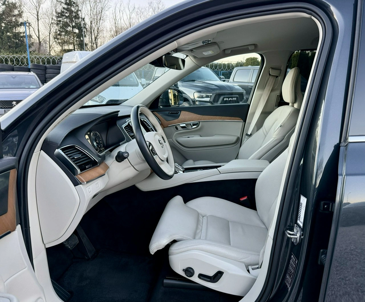 Volvo XC 90 - Zdjęcie 8