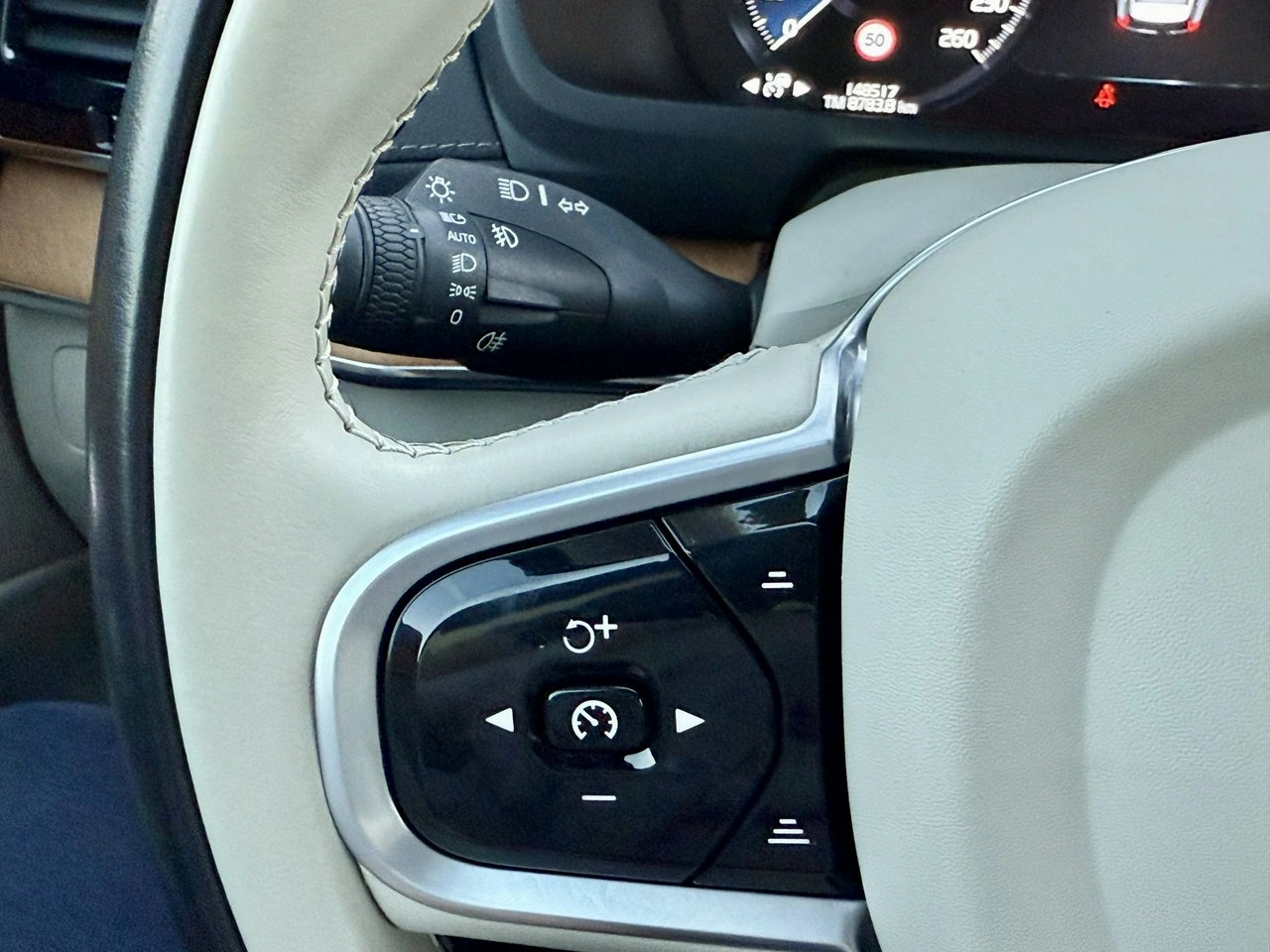 Volvo XC 90 - Zdjęcie 22