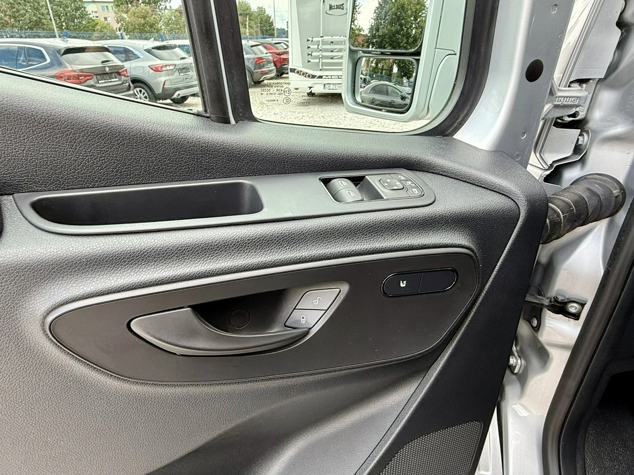 Mercedes Sprinter - Zdjęcie 12