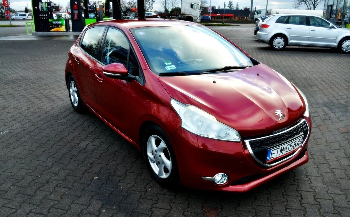 Peugeot 208 - Zdjęcie 2