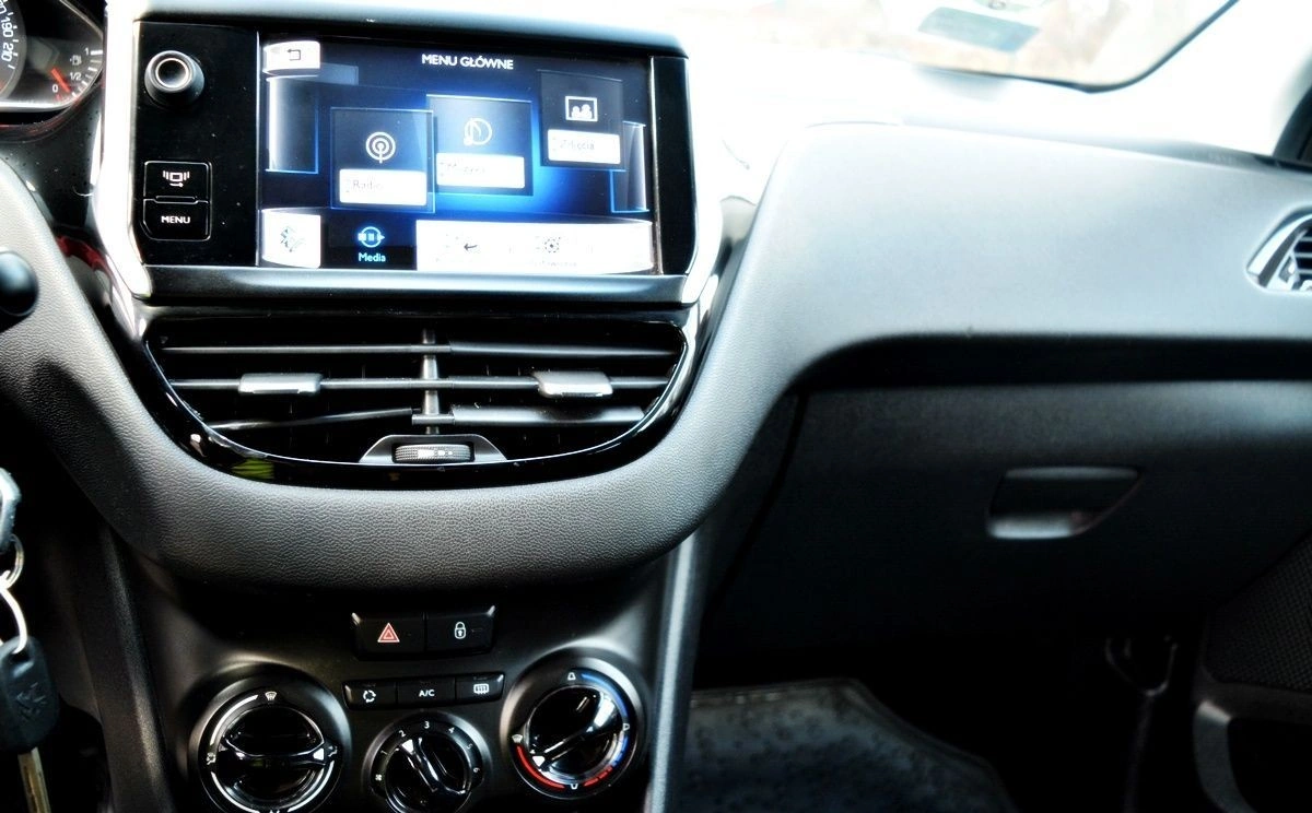 Peugeot 208 - Zdjęcie 7