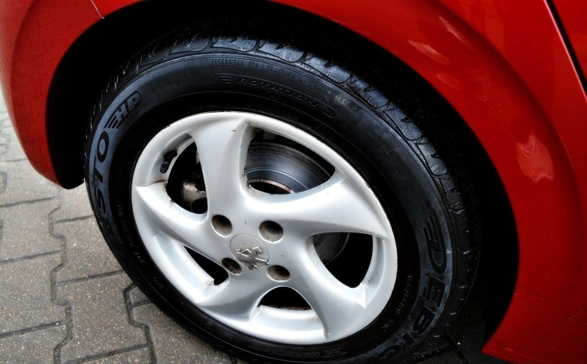 Peugeot 208 - Zdjęcie 8