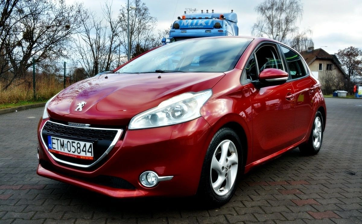 Peugeot 208 - Zdjęcie 12