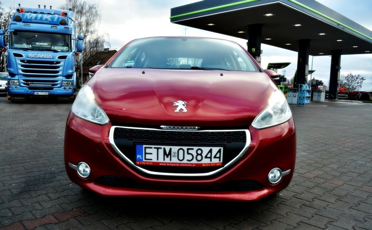 Peugeot 208 - Zdjęcie 14