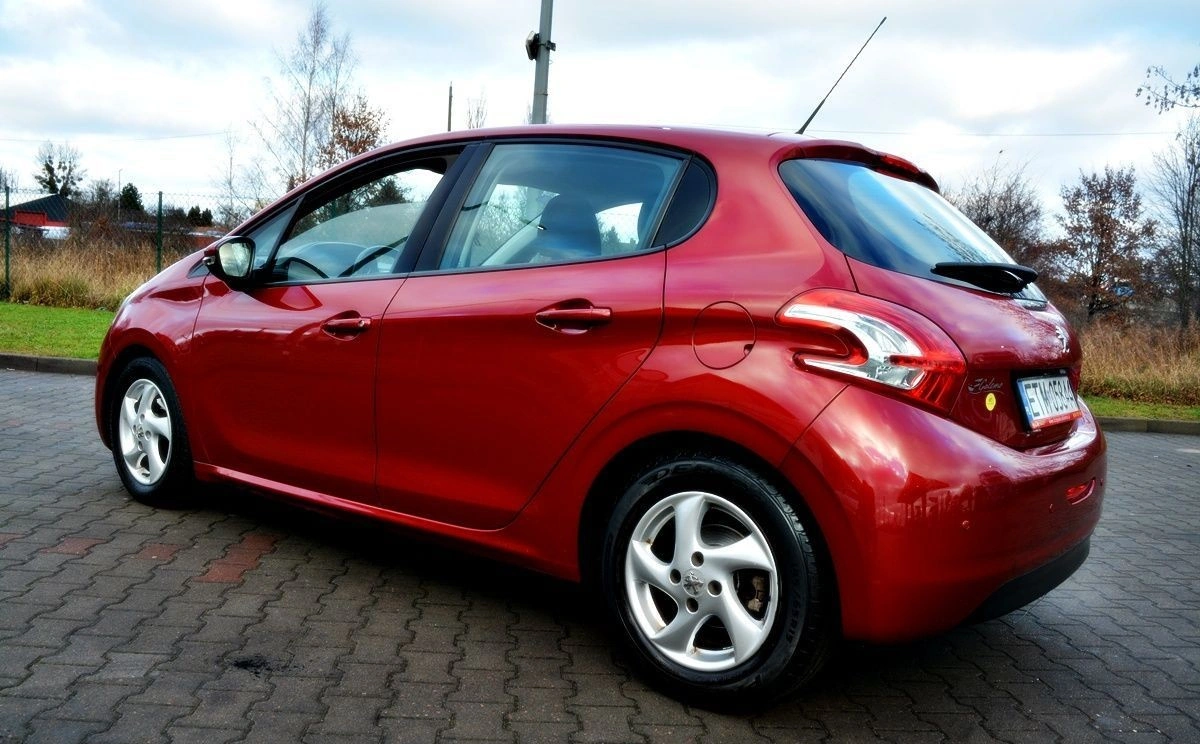 Peugeot 208 - Zdjęcie 17