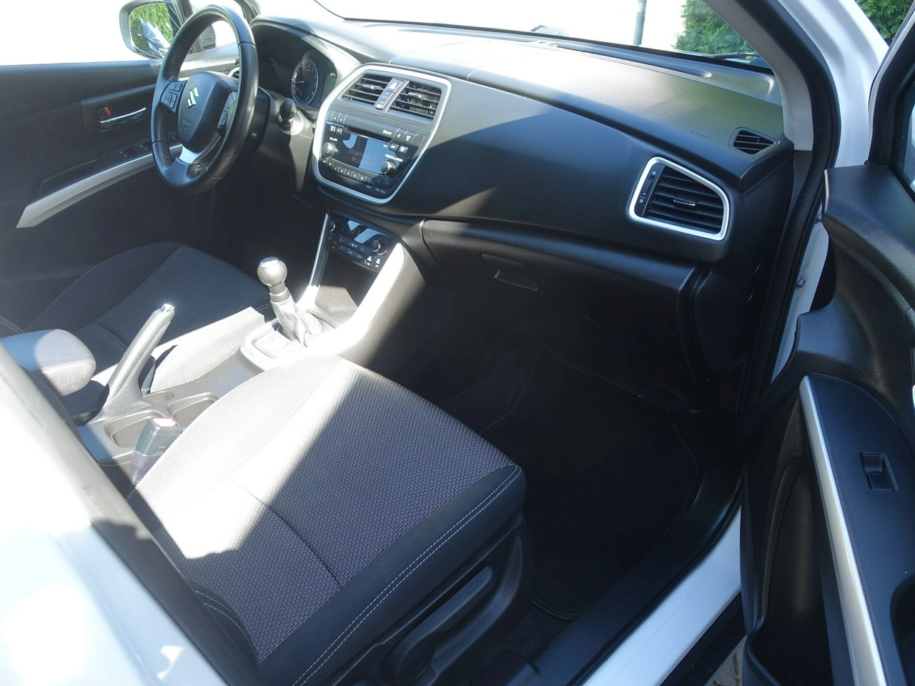 Suzuki SX4 S-Cross - Zdjęcie 9