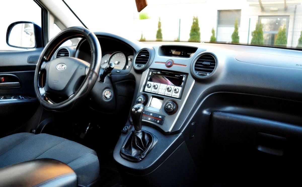 Kia Carens - Zdjęcie 6