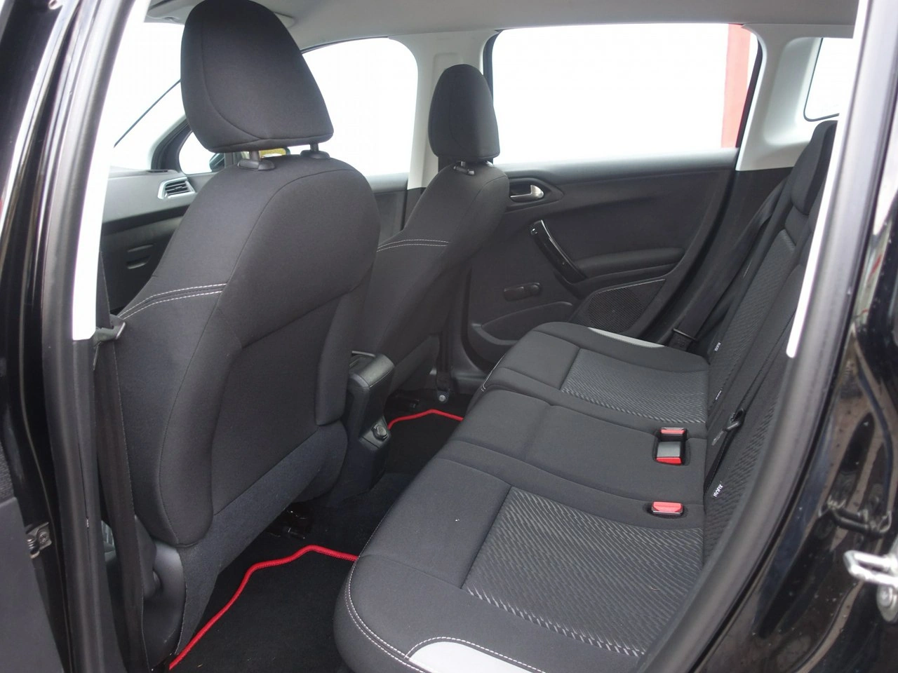 Peugeot 2008 - Zdjęcie 14