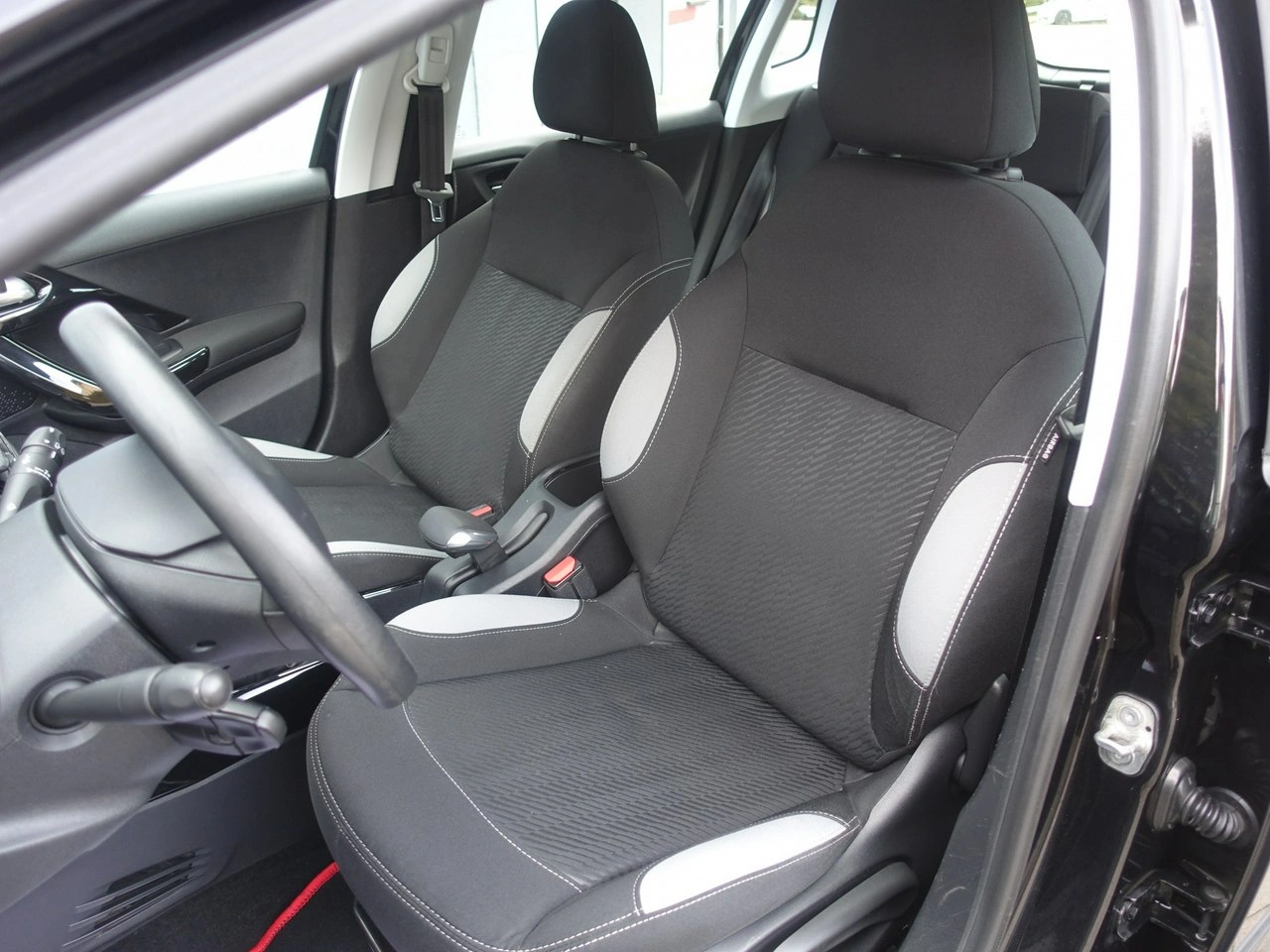 Peugeot 2008 - Zdjęcie 8