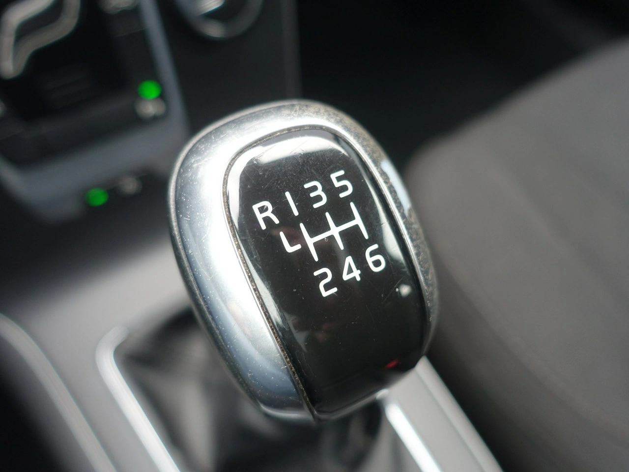 Volvo V40 - Zdjęcie 23