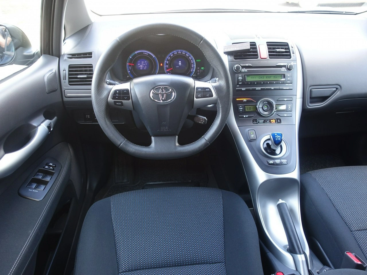 Toyota Auris - Zdjęcie 9