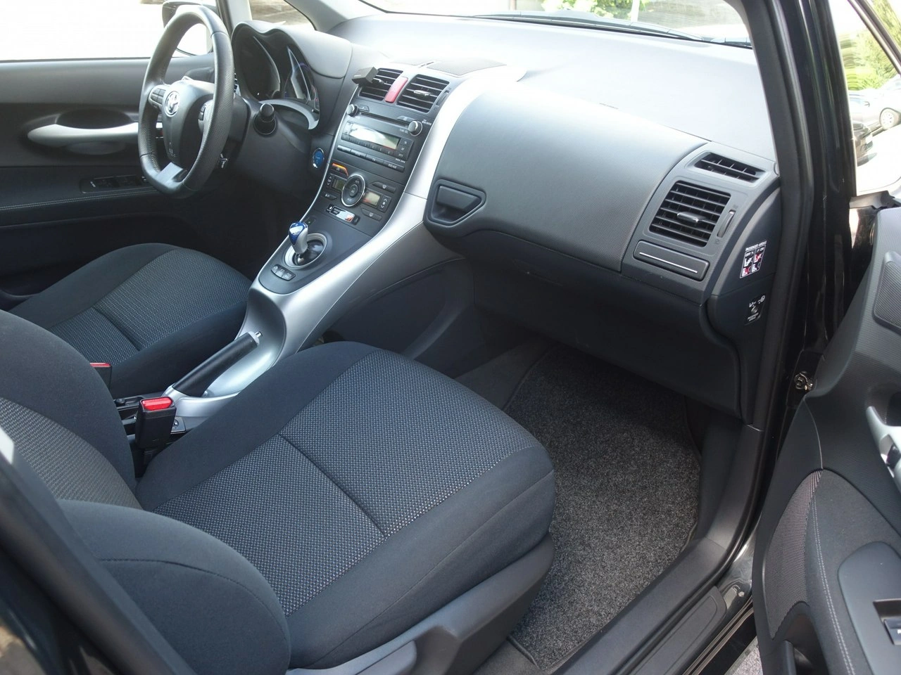 Toyota Auris - Zdjęcie 11