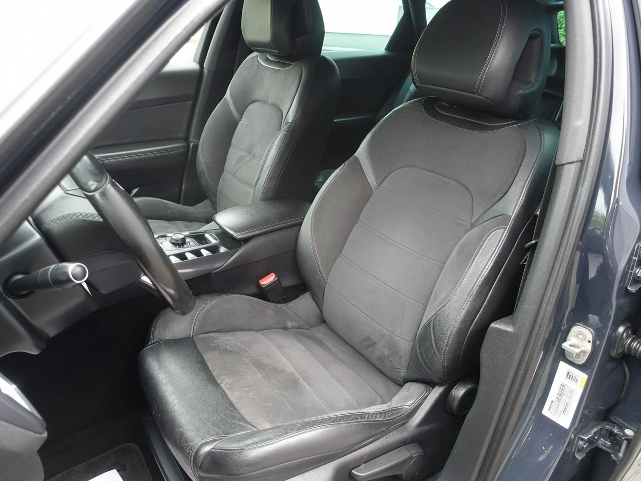 DS Automobiles DS 5 - Zdjęcie 10