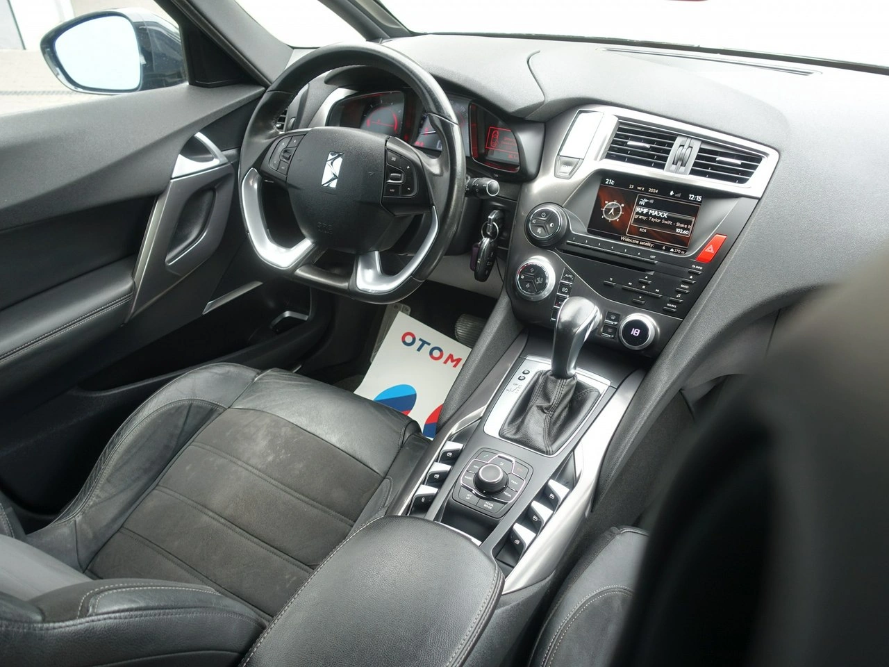 DS Automobiles DS 5 - Zdjęcie 12