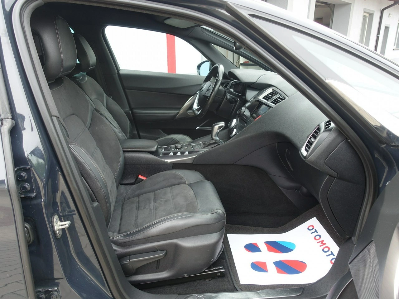 DS Automobiles DS 5 - Zdjęcie 14