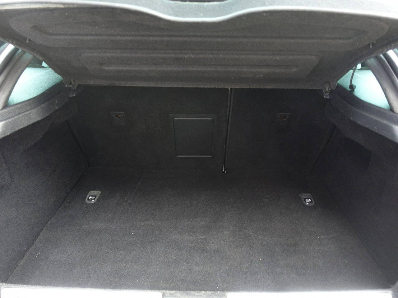 DS Automobiles DS 5 - Zdjęcie 17