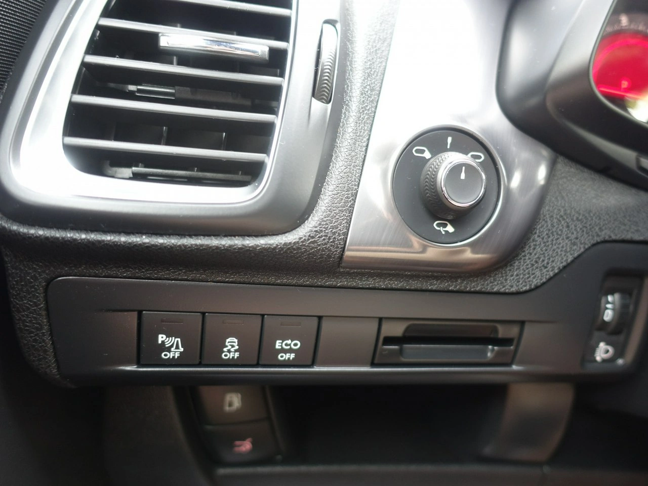 DS Automobiles DS 5 - Zdjęcie 20