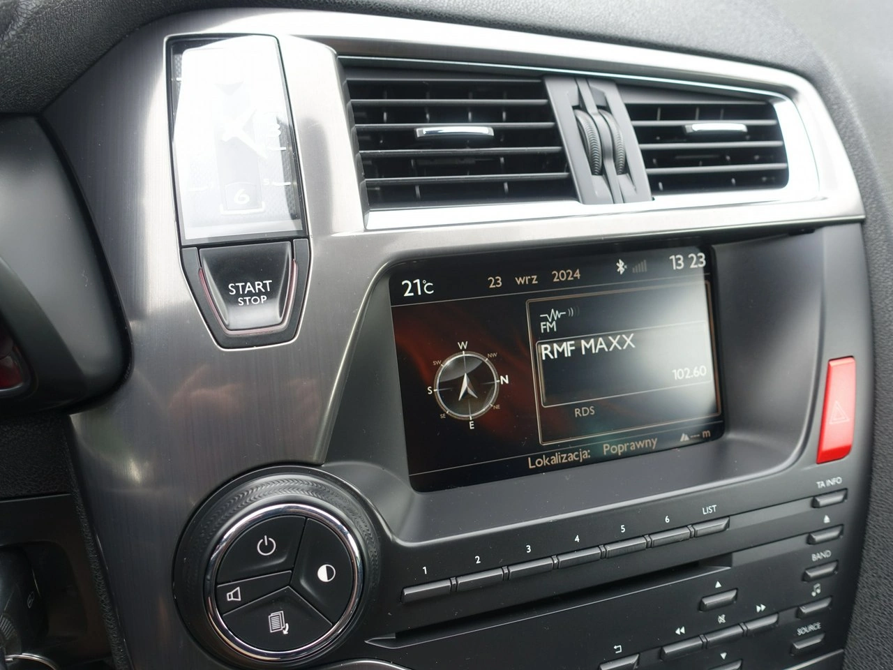 DS Automobiles DS 5 - Zdjęcie 23