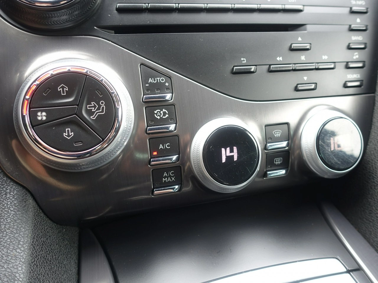 DS Automobiles DS 5 - Zdjęcie 24