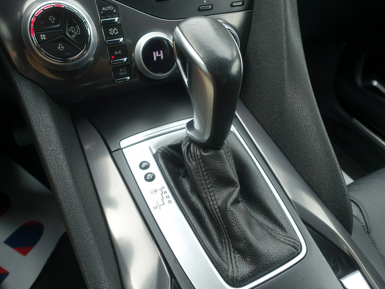 DS Automobiles DS 5 - Zdjęcie 25