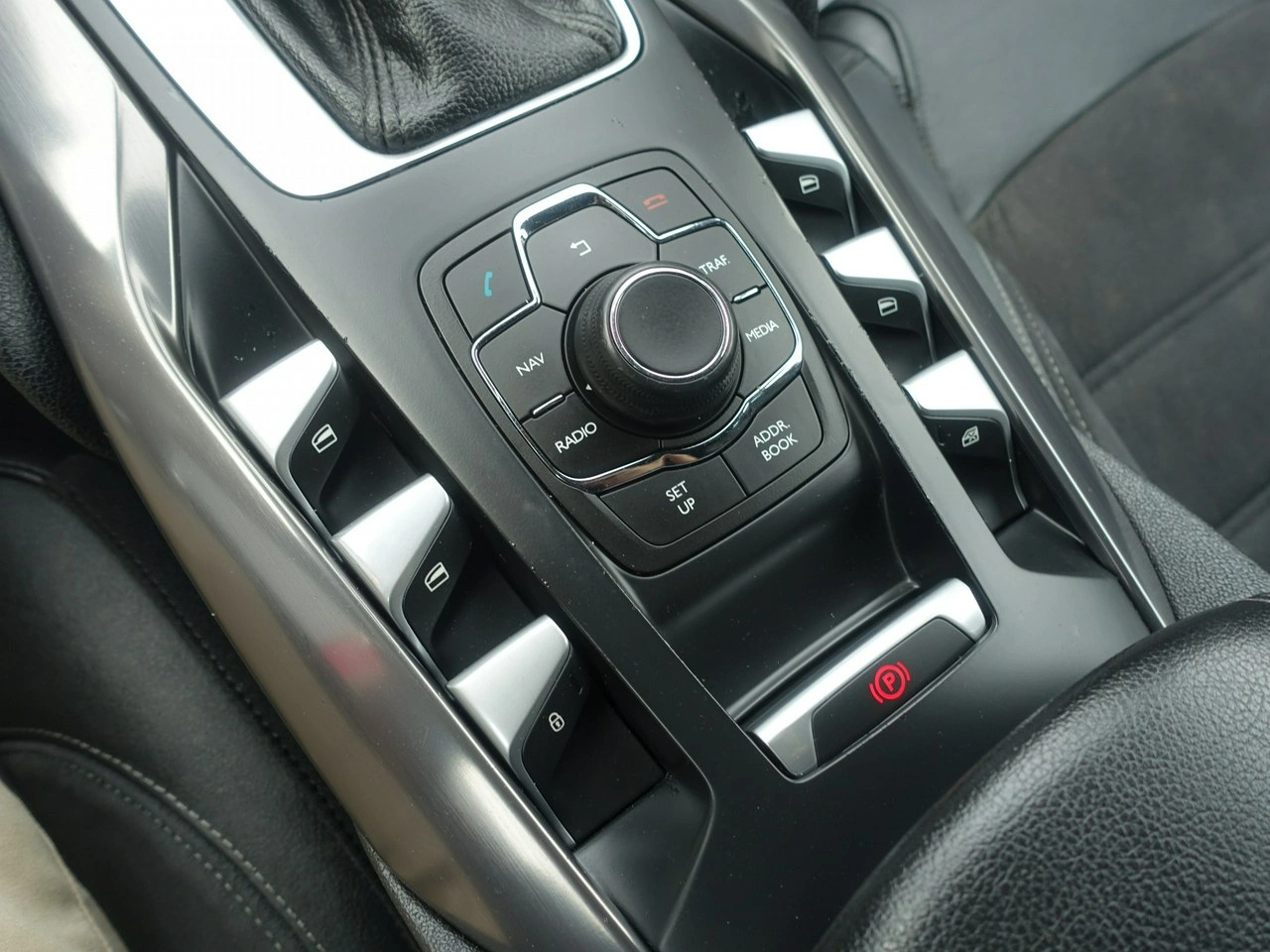 DS Automobiles DS 5 - Zdjęcie 26