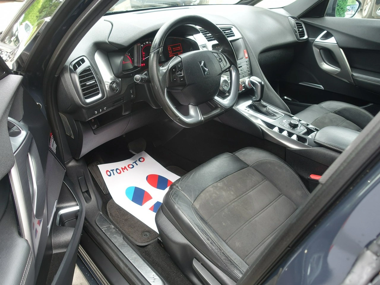 DS Automobiles DS 5 - Zdjęcie 8