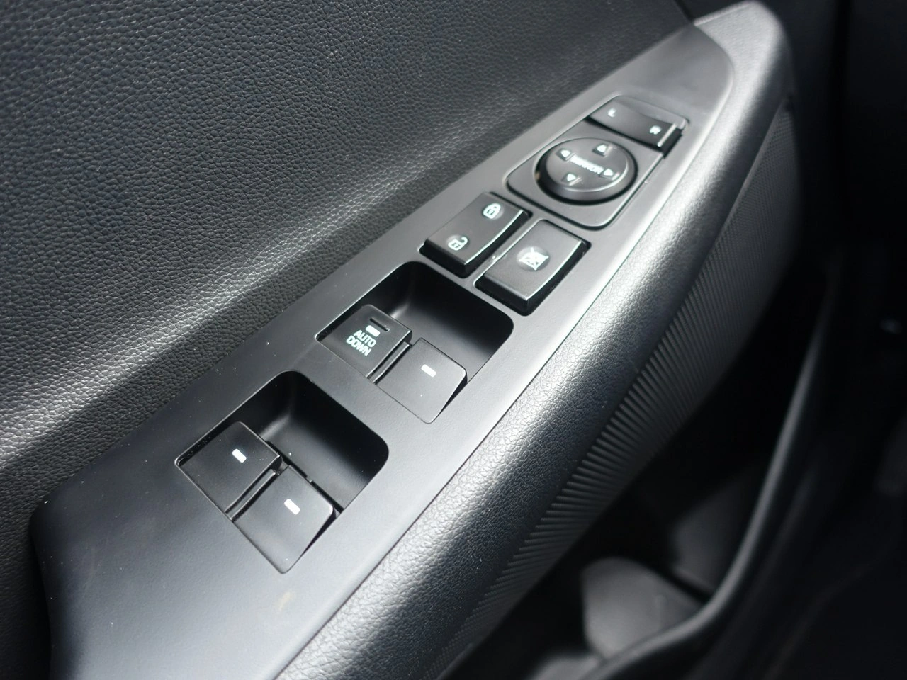 Hyundai Tucson - Zdjęcie 23